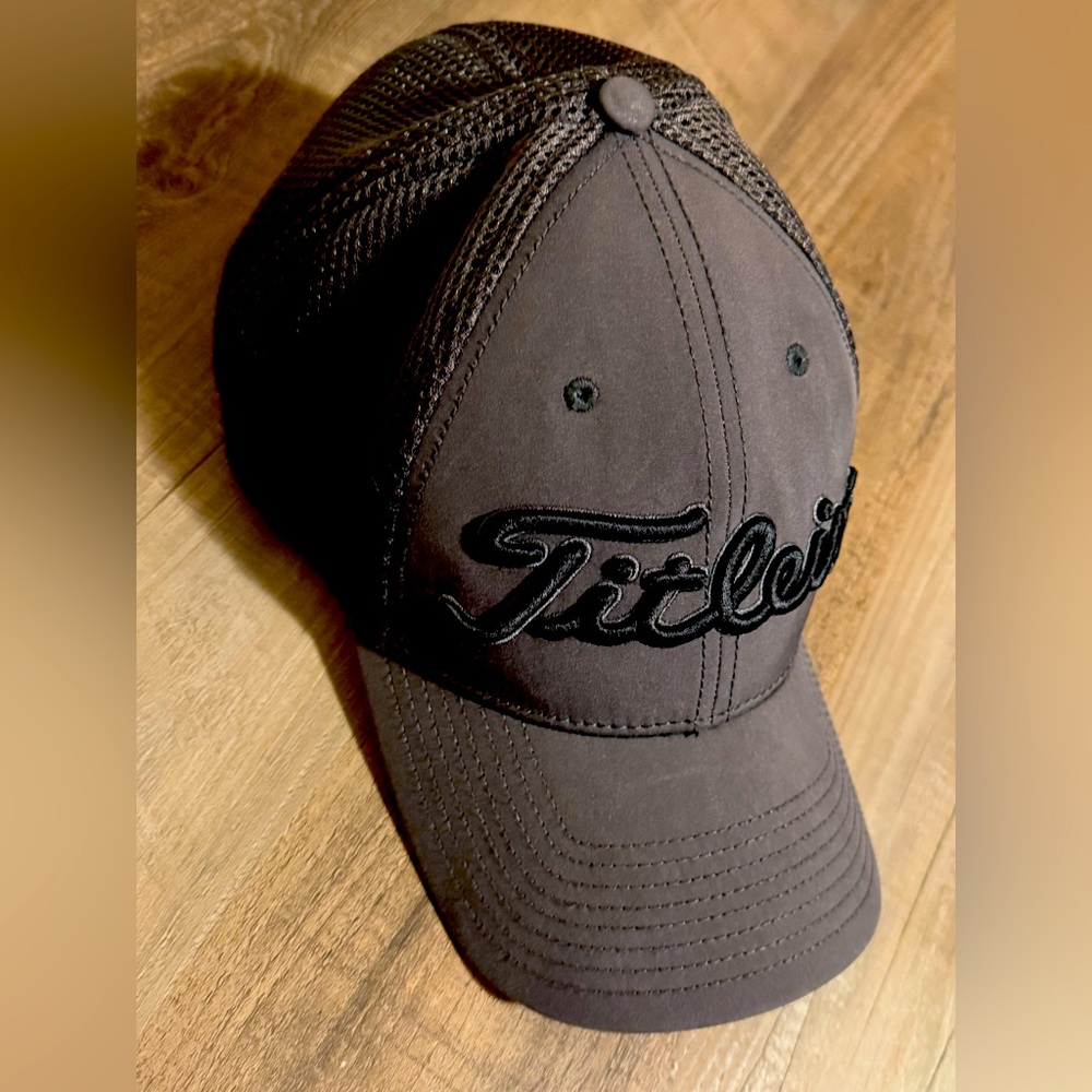 Titliest Golf - Men’s Charcoal and Black Hat L/XL